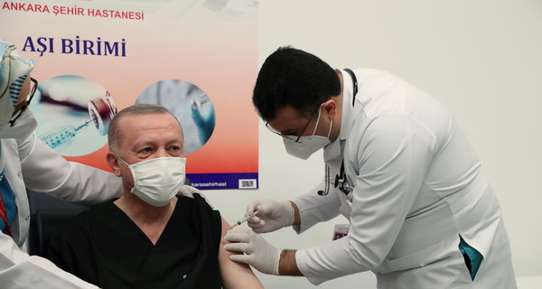 В Турции вакцинировались от коронавируса более 250 тысяч человек, в том числе - Эрдоган