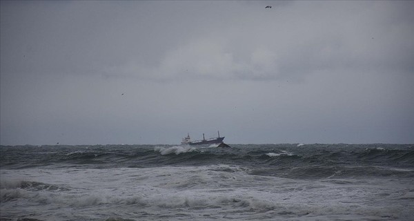 У берегов Турции затонуло судно с украинским экипажем: спасатели ищут выживших