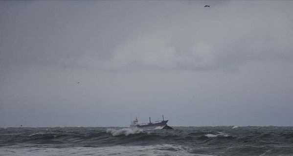 Украинцы с затонувшего у Турции корабля: Волны достигали шести метров, услышали хруст