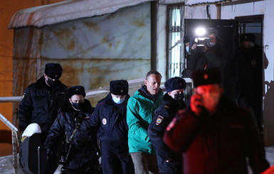 В России начались протесты из-за ареста Навального, задержаны более 30 человек