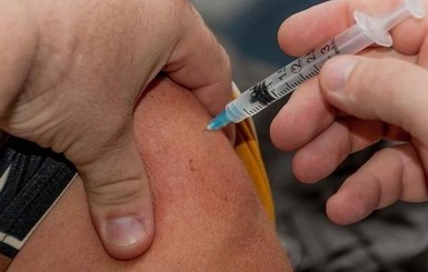 Соцопрос: 56% опрошенных украинцев не хотят вакцинироваться от коронавируса даже бесплатно