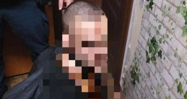 Жуткое двойное убийство в Одессе: мужчина зарезал отца и ходил с головой жертвы по двору многоэтажки