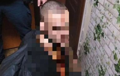 Жуткое двойное убийство в Одессе: мужчина зарезал отца и ходил с головой жертвы по двору многоэтажки