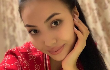 В Казахстане победительница конкурса красоты потеряла родителей и работает посудомойщицей