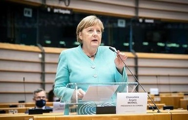 Меркель: прививку от коронавируса, вероятно, придется делать каждый год