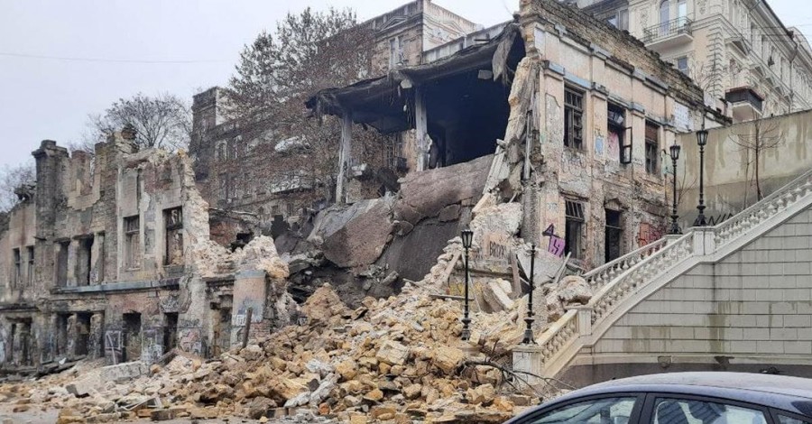 В Одессе вторая за два дня авария: в исторической части обрушилось нежилое здание