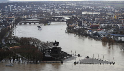 Наводнение в Германии: Рейн вышел из берегов