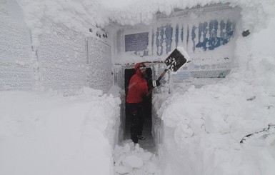 Штормовое предупреждение в Украине: морозы до 22 градусов и метели 