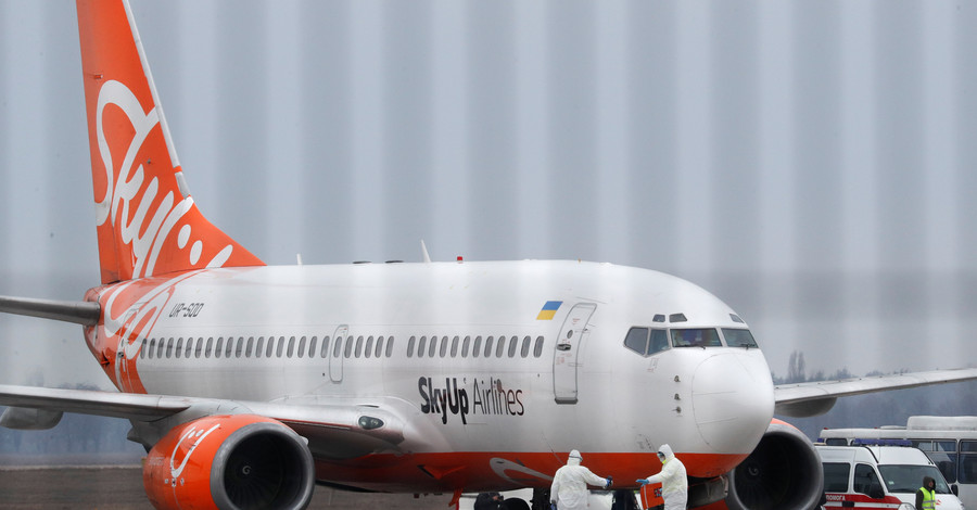 Самолет с эвакуированными из Уханя украинцами сел в Борисполе. Где смотреть трансляцию