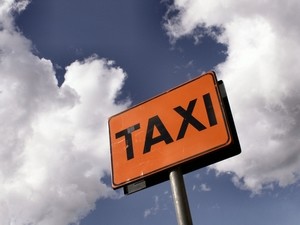 Такси – для пассажиров, а не наоборот. - фото