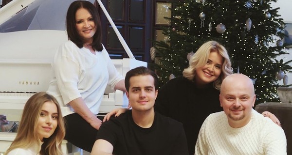 Семья Софии Ротару сделала новогоднее фото