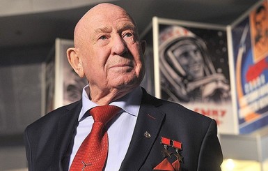 Легендарный космонавт Алексей Леонов умер в реанимации