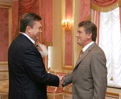 Ющенко читает сайт Партии регионов и заимствует идеи 