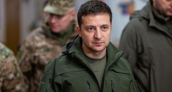 Зеленский приехал на Донбасс вместе с послами стран 