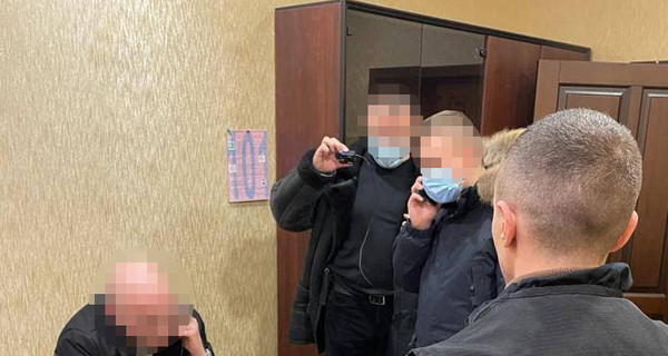 В Киеве замдиректора госпредприятия задержали с поличным