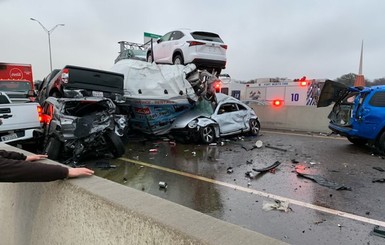 В США произошло жуткое ДТП с участием сотни авто: есть погибшие и раненые