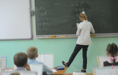 В МОН порекомендовали школам перейти на дистанционное обучение из-за непогоды