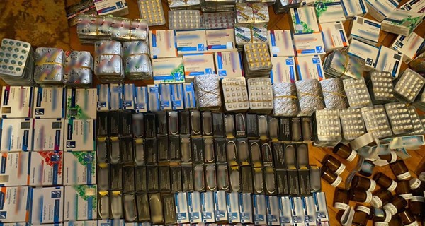 Жители Львова продавали в интернете лекарства с ядовитыми веществами