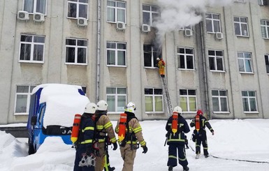 В Ровно произошел пожар в здании ОГА
