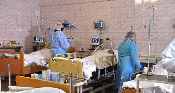 Коронавирусный Ивано-Франковск: началась вторая волна - мест в больницах почти не осталось, востоку страны приготовиться