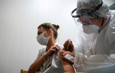 Максим Степанов: вакцина AstraZeneca прибудет в Украину до конца недели 