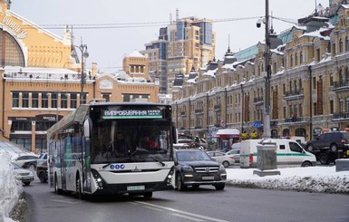 В Киеве запустили белорусский электробус без пассажиров