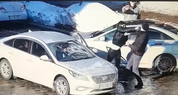В Киеве взяли под стражу водителя, который убил ударом в челюсть пешехода