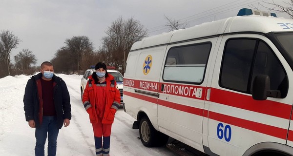 В Черкасской области пациент скорой помощи “без сознания” перегрыз капельницу