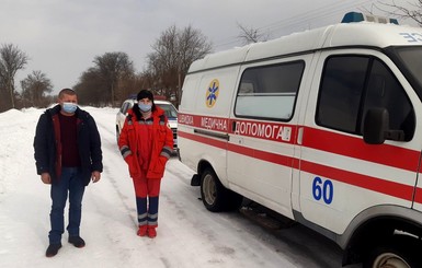 В Черкасской области пациент скорой помощи “без сознания” перегрыз капельницу