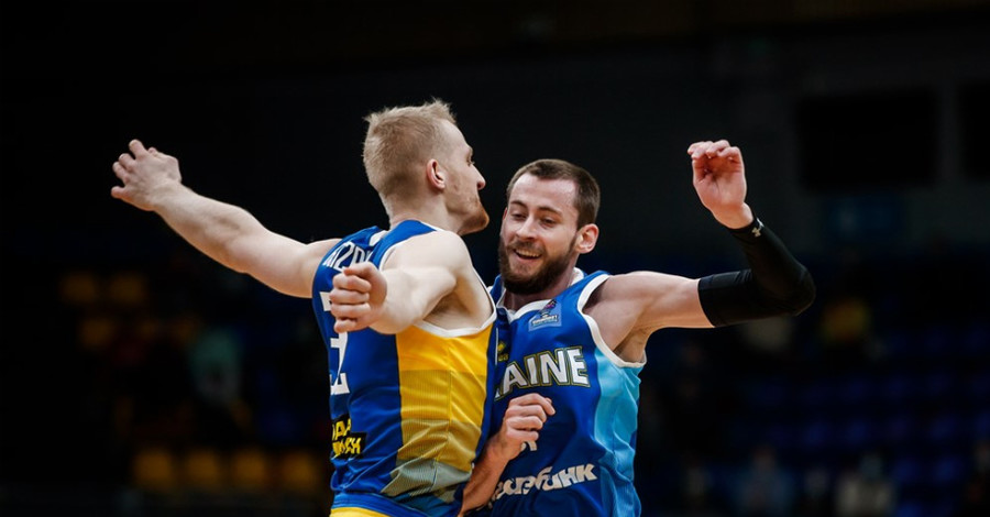 Украина вышла на Евробаскет-2022 с первого места в группе