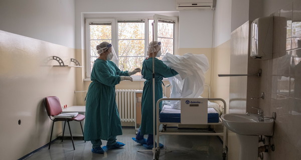 Коронавирусом за сутки заболели почти шесть тысяч украинцев