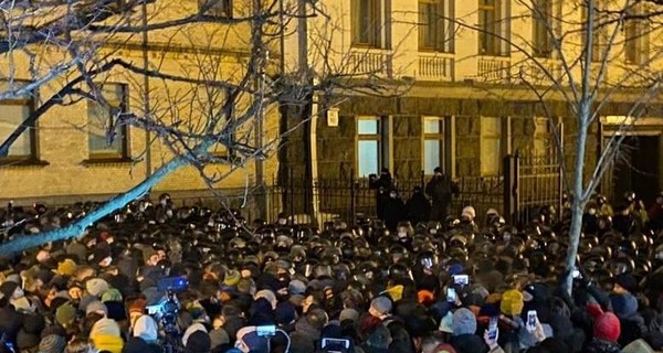 Во время акции в поддержку Стерненко пострадали 27 правоохранителей