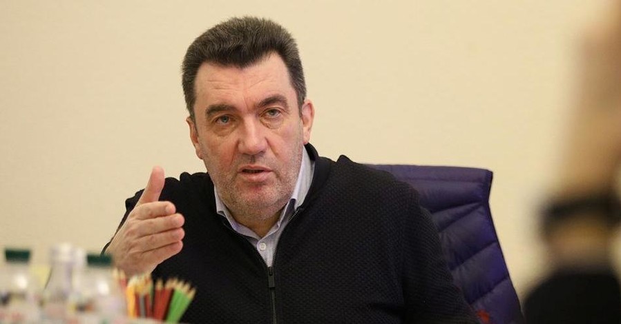 СНБО ввел санкции против бывшего председателя СБУ и экс-главы МВД времен Януковича