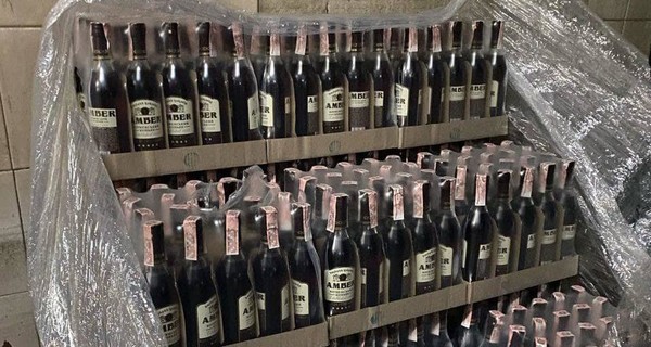 В центре Харькова “в сверхбольших объемах” подделывали водку, шампанское и коньяк