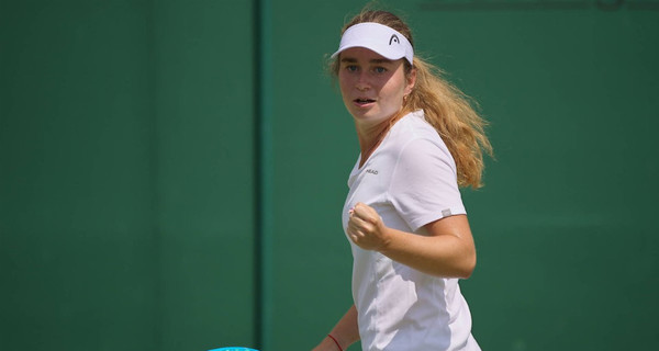 Теннисистка Дарья Снигур стала победительницей турнира во французском Пуатье