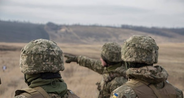 На Донбассе получили ранения девять украинских воинов