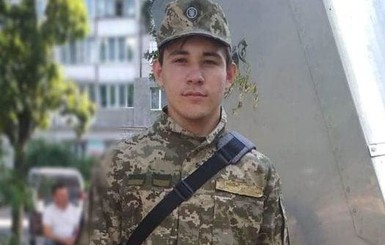 На Донбассе из-за неосторожного обращения с оружием погиб молодой боец
