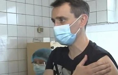 Главный санврач Ляшко вакцинировался от коронавируса в Киевской области