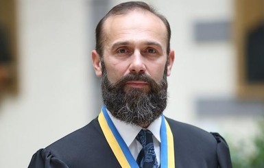 Артура Емельянова уволили из Высшего хозяйственного суда из-за давления на коллег