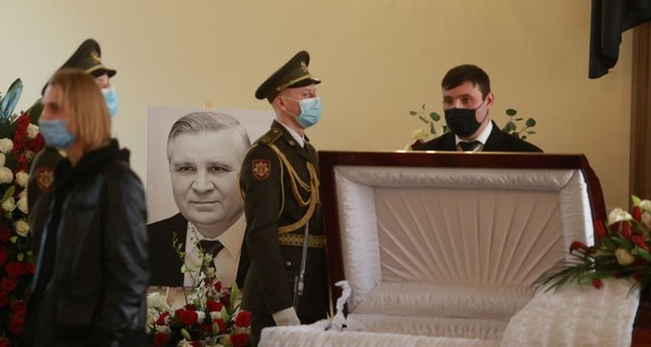 На прощание с Анатолием Зленко в Киеве пришли Зеленский, Кулеба и Порошенко 