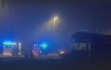 В Бельгии украинец за рулем грузовика выехал на рельсы: авто снес поезд