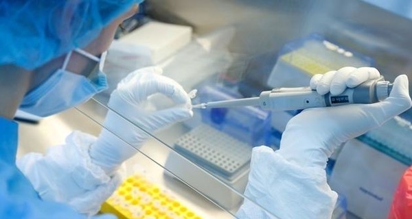 Первые в мире. В Украине нашли способ предсказывать осложнения от коронавируса по анализу крови