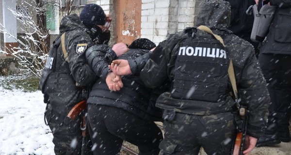 На Львовщине полицейские с погоней и стрельбой задержали водителя-нарушителя