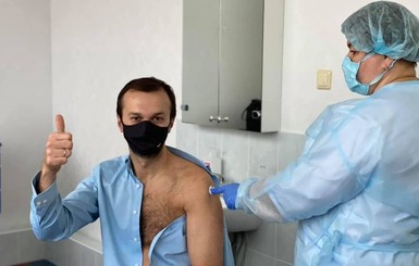 Вслед за Гончаренко вакцинировался вне очереди экс-нардеп Лещенко