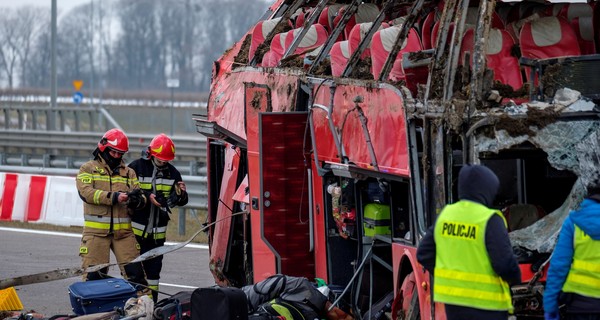 В больницах Польши остаются 22 украинца, пострадавших в ДТП с автобусом