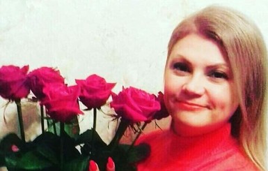 В белом гробу и белом платье: родные похоронили убитую в Киеве киберполицейскую