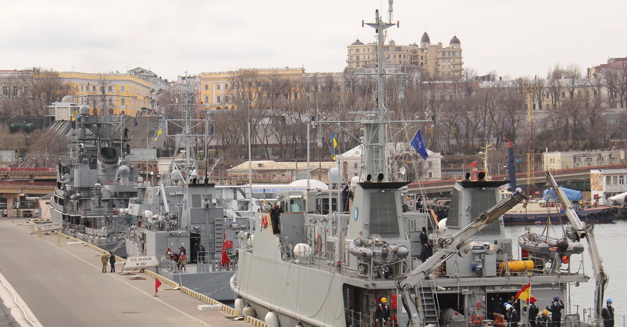 В порт Одессы прибыли корабли НАТО