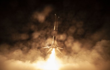 SpaceX успешно запустила новую партию спутников