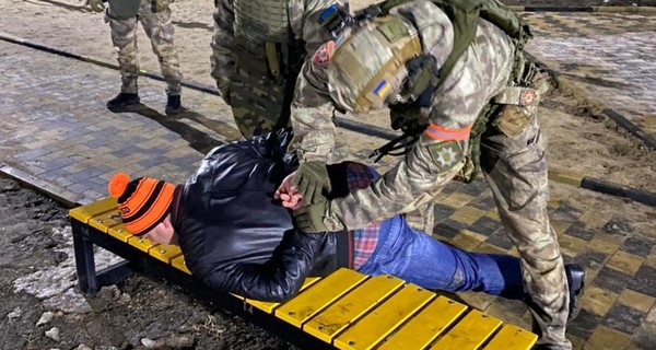 Под Винницей мужчина обесточил поселок, стреляя на дне рождения из автомата