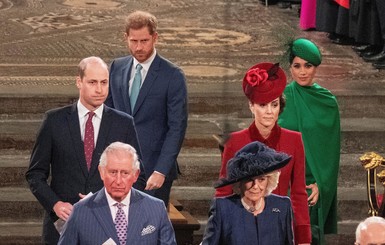 Отец офицера, из-за которого принца Гарри обвиняли в расизме, поддержал королевскую семью